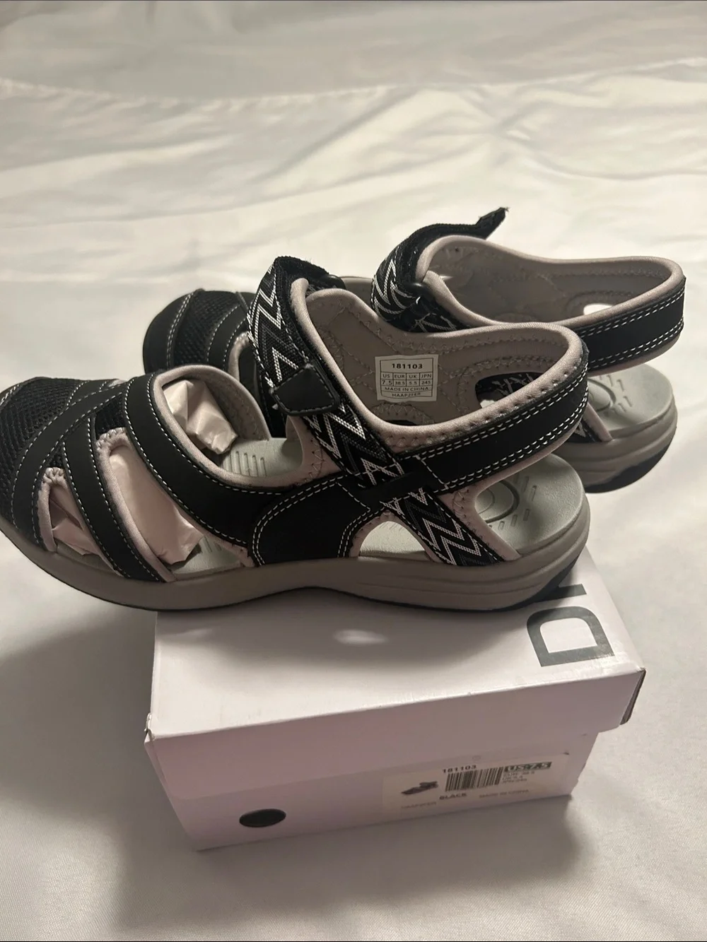 Dream Pairs sport hiking sandals size 7.5